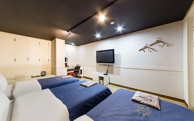 Oda (Triple Single 3 (3 people) Breakfast )