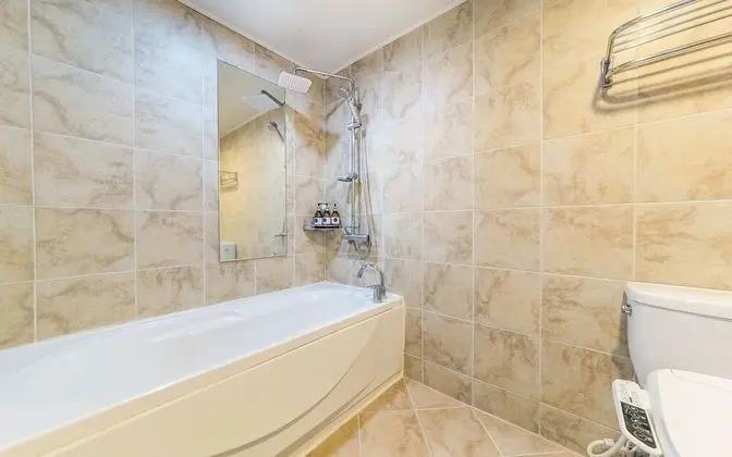 Oda (Triple Single 3 (3 people) Breakfast )