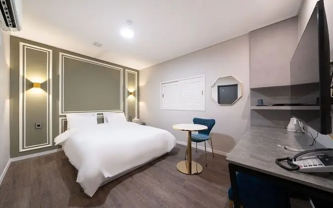 Oda (Premium Premium B (Netflix available))