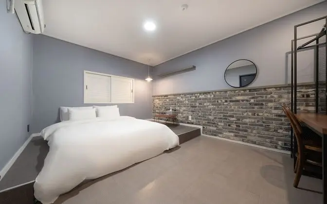 Oda (Premium Premium C (Netflix available))