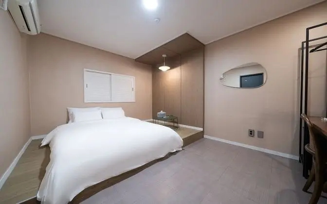 Oda (Premium Premium C (Netflix available))