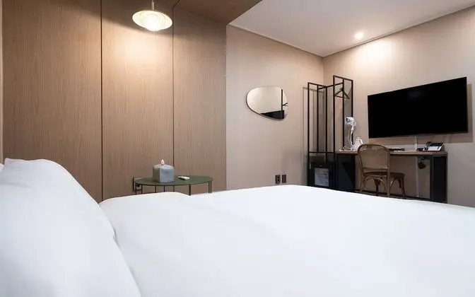 Oda (Premium Premium C (Netflix available))