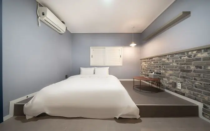 Oda (Premium Premium C (Netflix available))