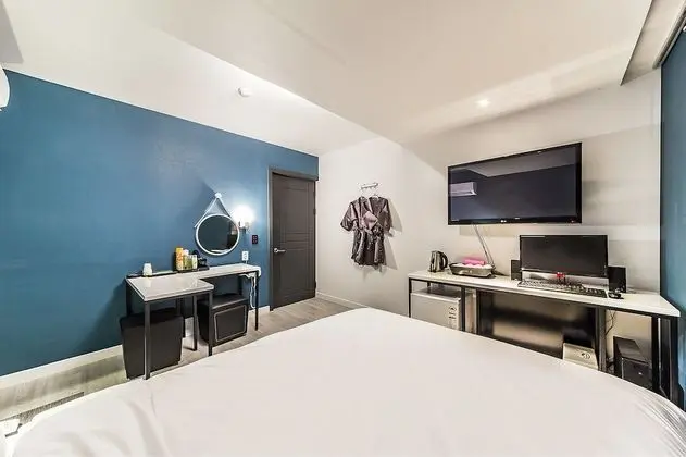 Standard Tek Büyük Yataklı Oda