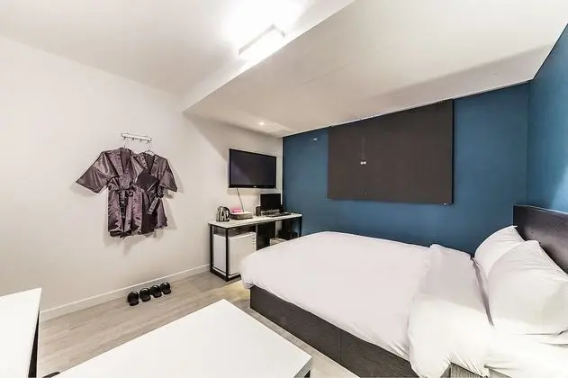 Standard Tek Büyük Yataklı Oda