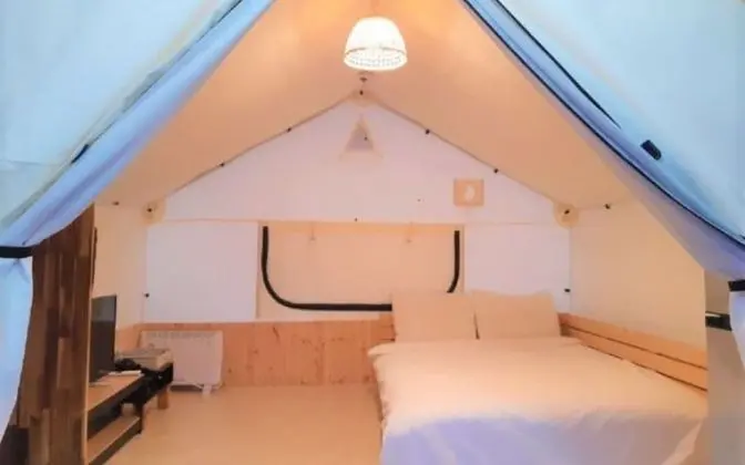 Oda (Glamping White (Double Bed))