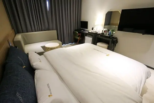 Deluxe Tek Büyük Yataklı Oda