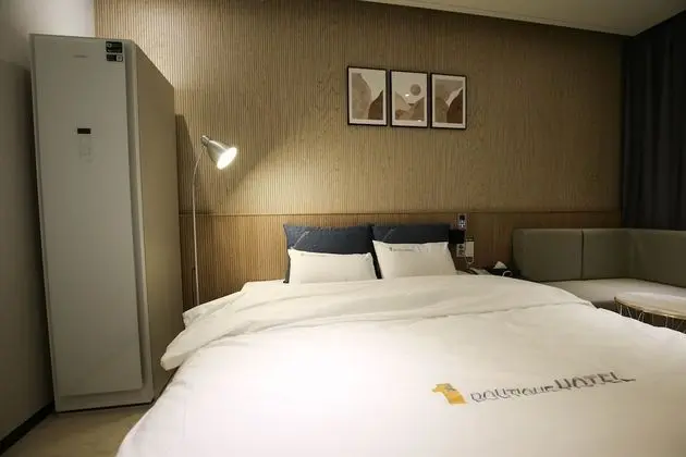 Premium Tek Büyük Yataklı Oda