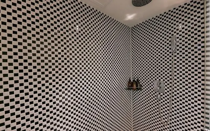 Oda (Premium (Netflix available))