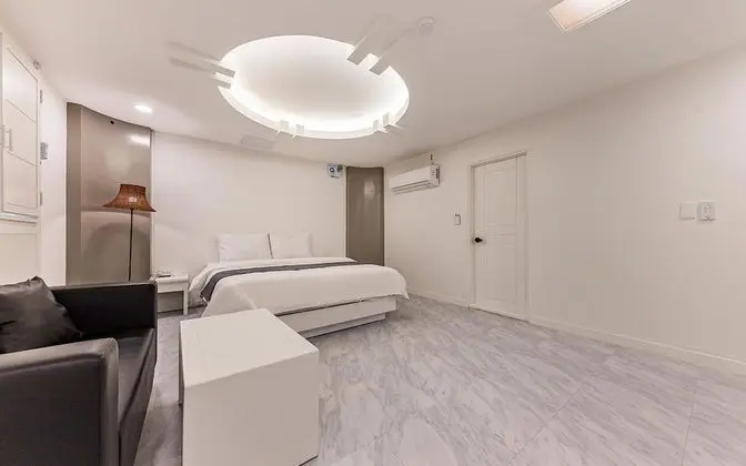 Oda (Sweet Oxygen (70-inch TV oxygen conce)