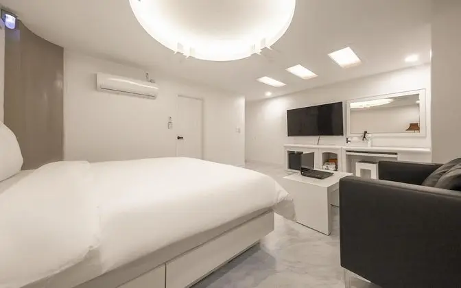 Oda (Sweet Oxygen (70-inch TV oxygen conce)