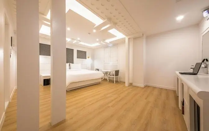 Oda (Sweet Oxygen (70-inch TV oxygen conce)