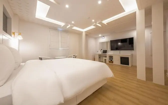 Oda (Sweet Oxygen (70-inch TV oxygen conce)