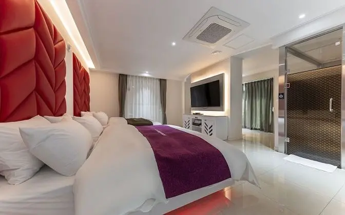 Oda (VVIP (Free Breakfast - Excluding SUN )