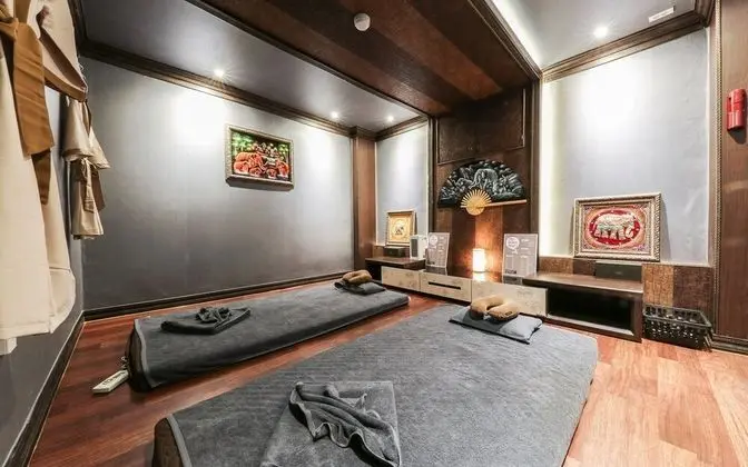 Oda (Couples' Accommodation Massage Pa)