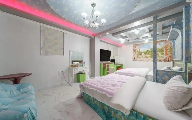 Oda (VIP (65 inches TV Netflix Available Y)