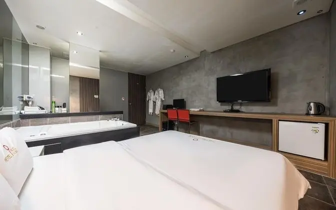 Oda (Motorcycle bicycle rider room (lobby )