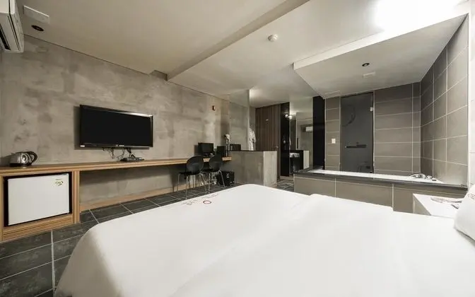 Oda (Motorcycle bicycle rider room (lobby )