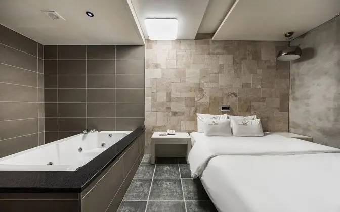 Oda (Motorcycle bicycle rider room (lobby )