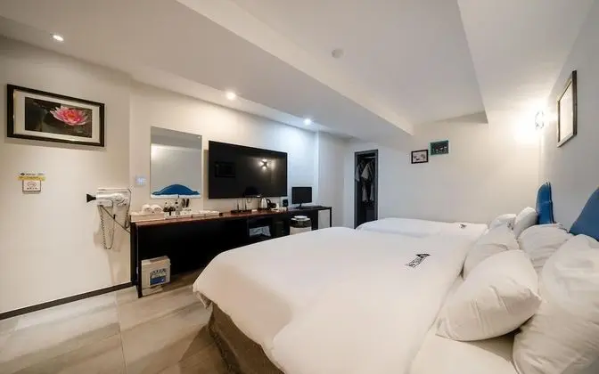 Oda (TWIN (2bed bathtub Netflix Movie Net )