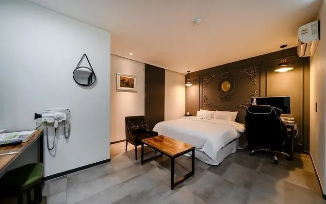 Oda (VIP game room (Begg Overwatch availab)