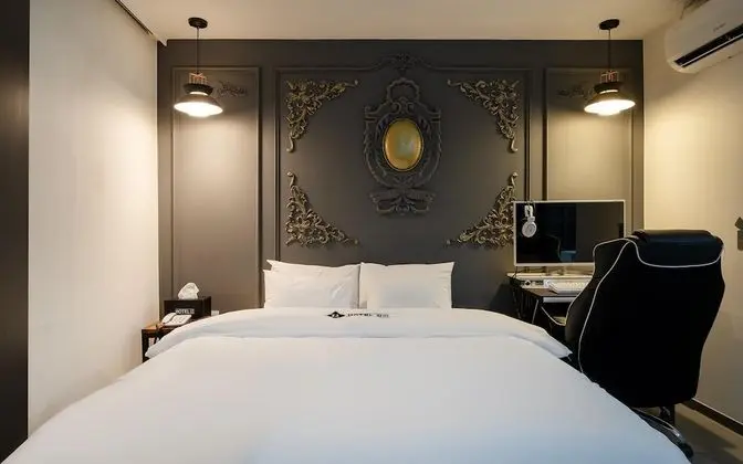 Oda (VIP game room (Begg Overwatch availab)