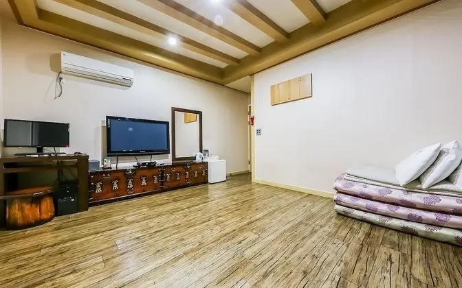 Oda (Ondol Room)