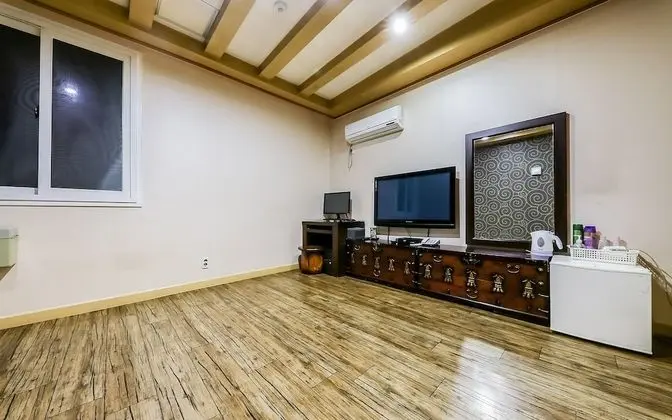 Oda (Ondol Room)