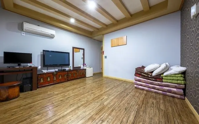Oda (Ondol Room)