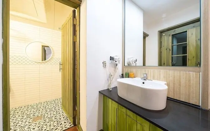 Oda (Standard (65""Smart TV Netf)