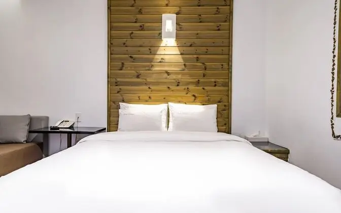 Oda (Standard (65""Smart TV Netf)