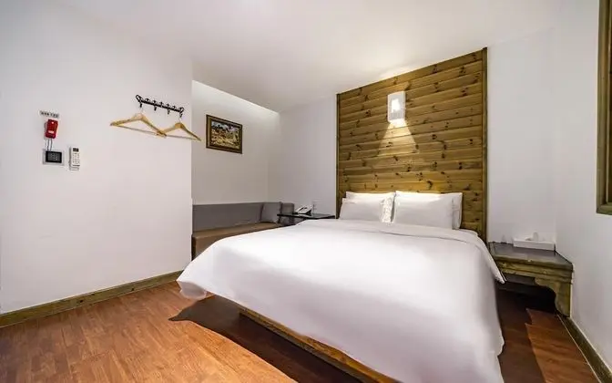 Oda (Standard (65""Smart TV Netf)