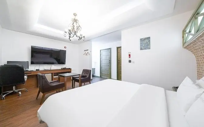 Oda (Superior (air purifier 65"")