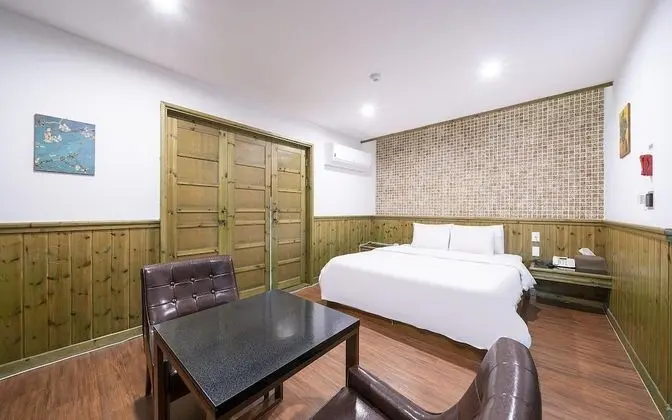 Oda (Superior (air purifier 65"")