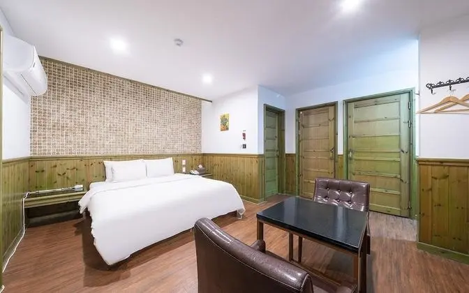 Oda (Superior (air purifier 65"")