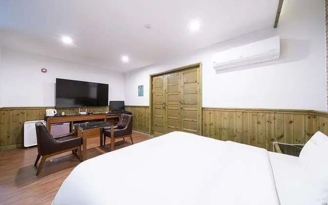 Oda (Superior (air purifier 65"")