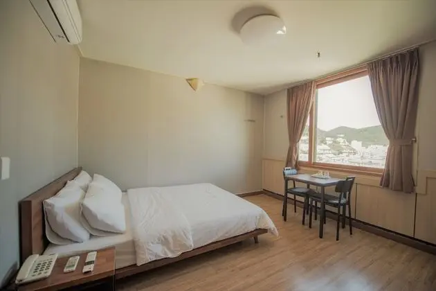Basic Tek Büyük Yataklı Oda, Şehir Manzaralı