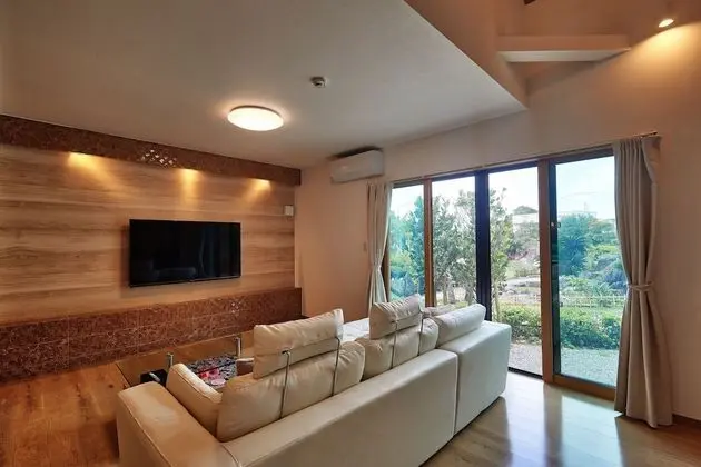 Deluxe Villa (for 8 Guests)
