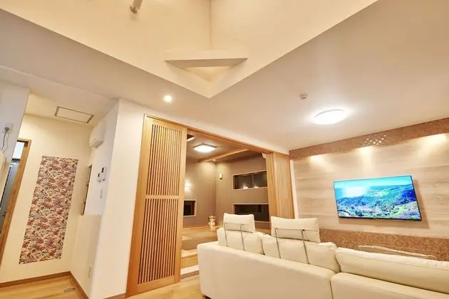 Deluxe Villa (for 8 Guests)