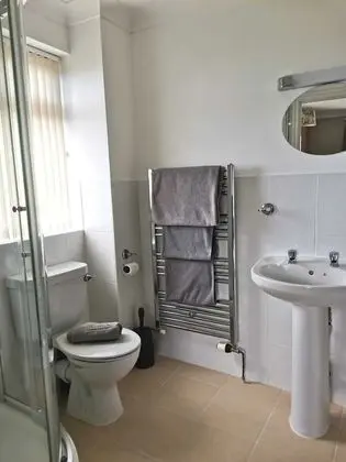 Tek Büyük Yataklı Oda, Banyolu/Duşlu