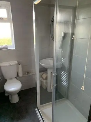 Tek Büyük Yataklı Oda, Banyolu/Duşlu