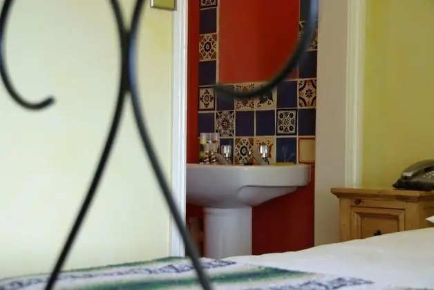 Basic Tek Kişilik Oda (Shared Bathroom)