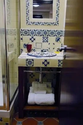 Basic Tek Kişilik Oda (Shared Bathroom)