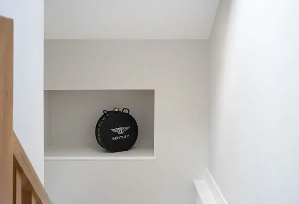 Ev