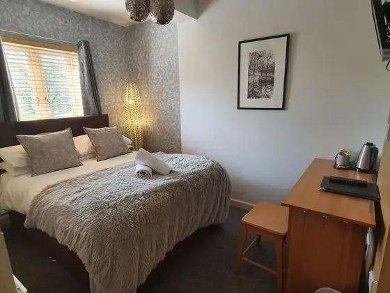 Standard Tek Büyük Yataklı Oda