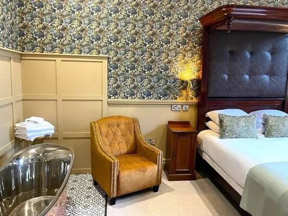 Luxury, Bir Çift Kişilik Yataklı
