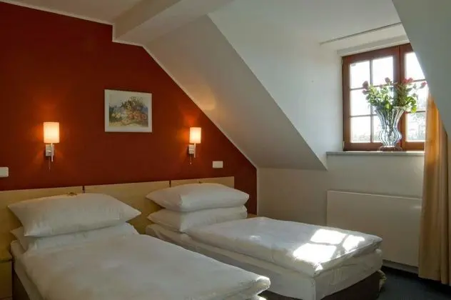 Basic Tek Büyük Yataklı Oda