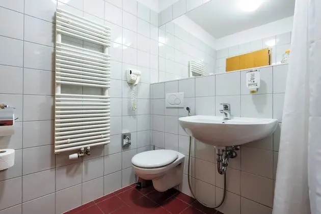 Basic Tek Büyük Yataklı Oda