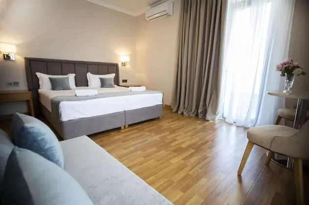 Üç Kişilik Oda