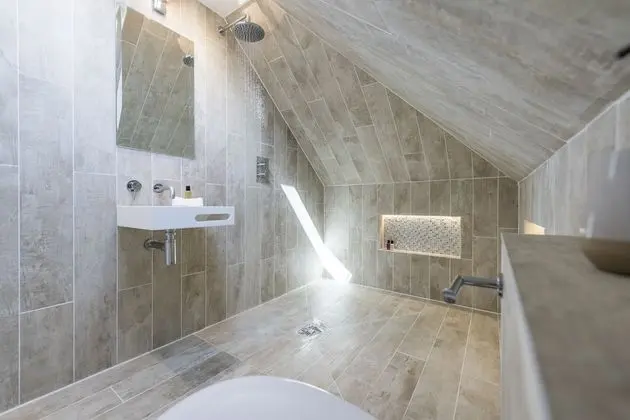 Luxury Ev, Banyolu/Duşlu (Chyreen)